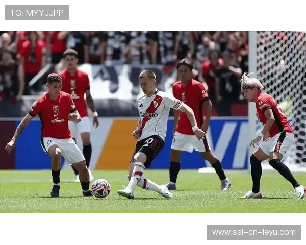 沙特联:利雅得新月2-2客平,多萨里失点后绝平 沙特联:利雅得新月2-2客平,多萨里失点后绝平