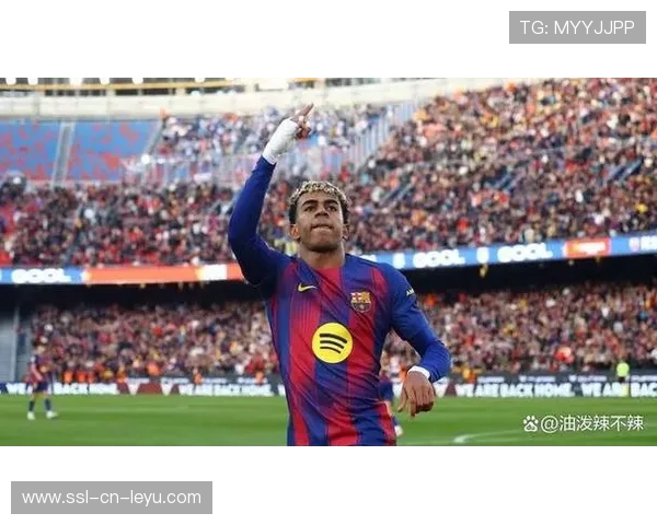 亚马尔错失空门后世界波救赎，诺坎普球迷掌声雷动