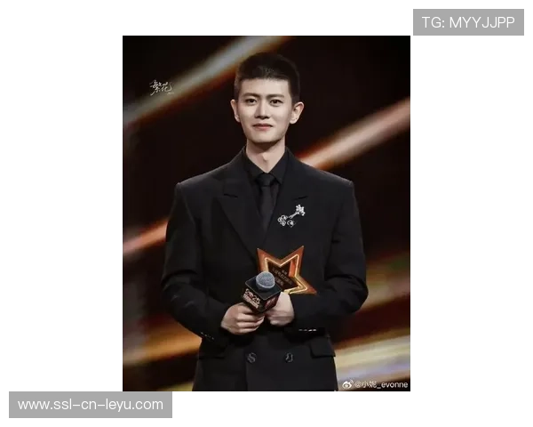 任嘉伦成首位全程解说全明星中国演员,唐装亮相互动文班亚马 任嘉伦成首位全程解说全明星中国演员,唐装亮相互动文班亚马